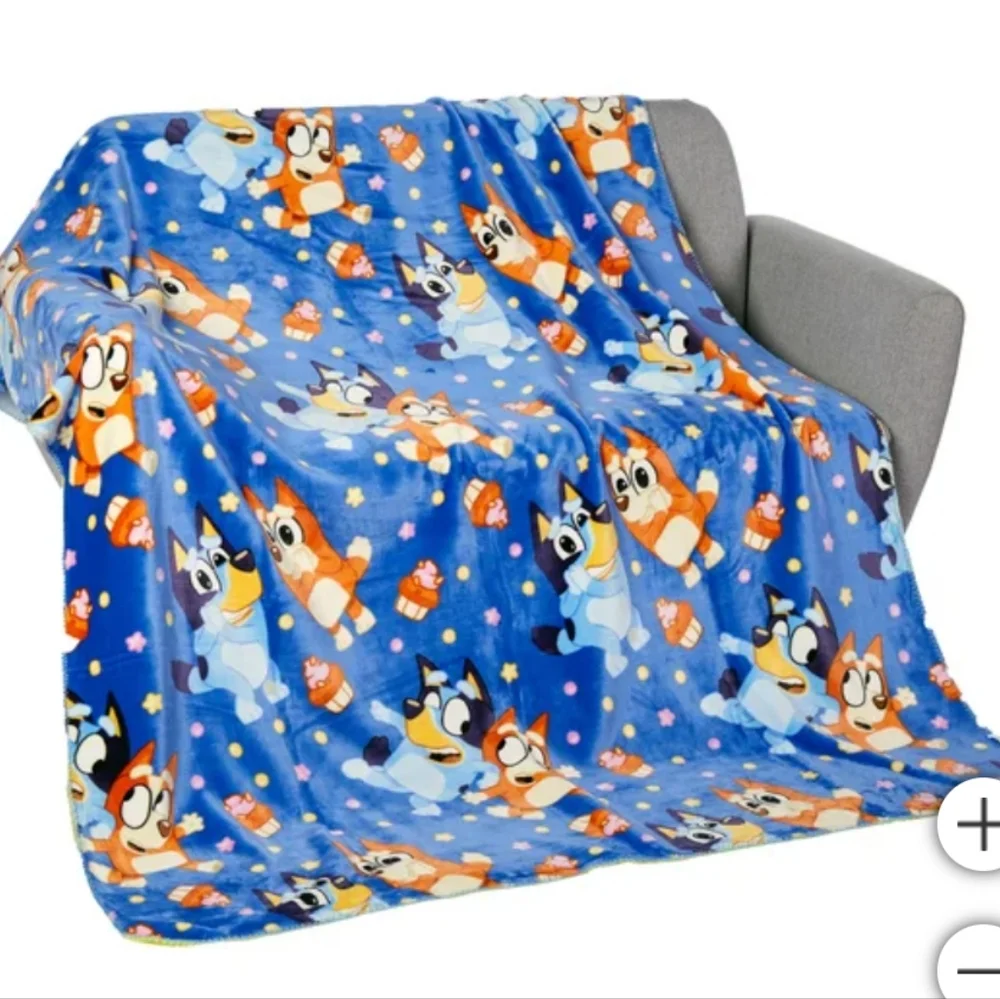 Character Youth Throw, new, Bluey